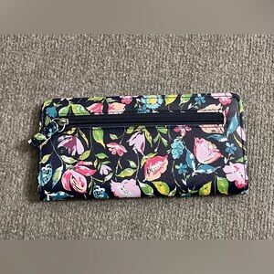 Guang Tong Women’s Floral Navy Wallet - New With Defect